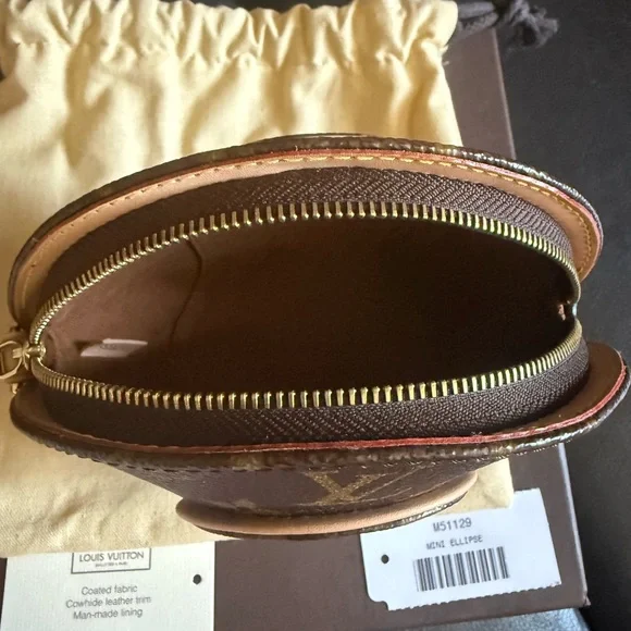 Louis Vuitton Brown Monogram Clutch - Picture 3 of 6